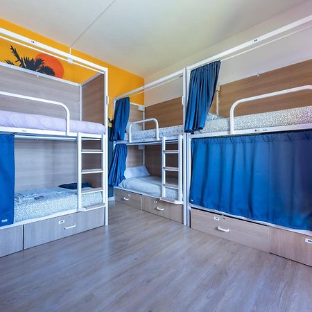 The Macarena Beach Hostel Lagos Exterior foto